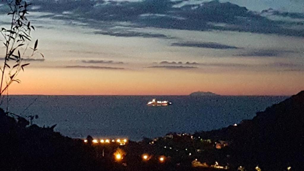 Cap Corse Uribellinu 2 Formule Petit Dejeuner Santa-Maria-di-Lota 외부 사진